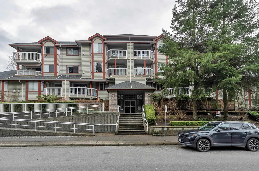 Condo for sale at 110 1215 Pacific Street Coquitlam British Columbia - MLS: R3094117
