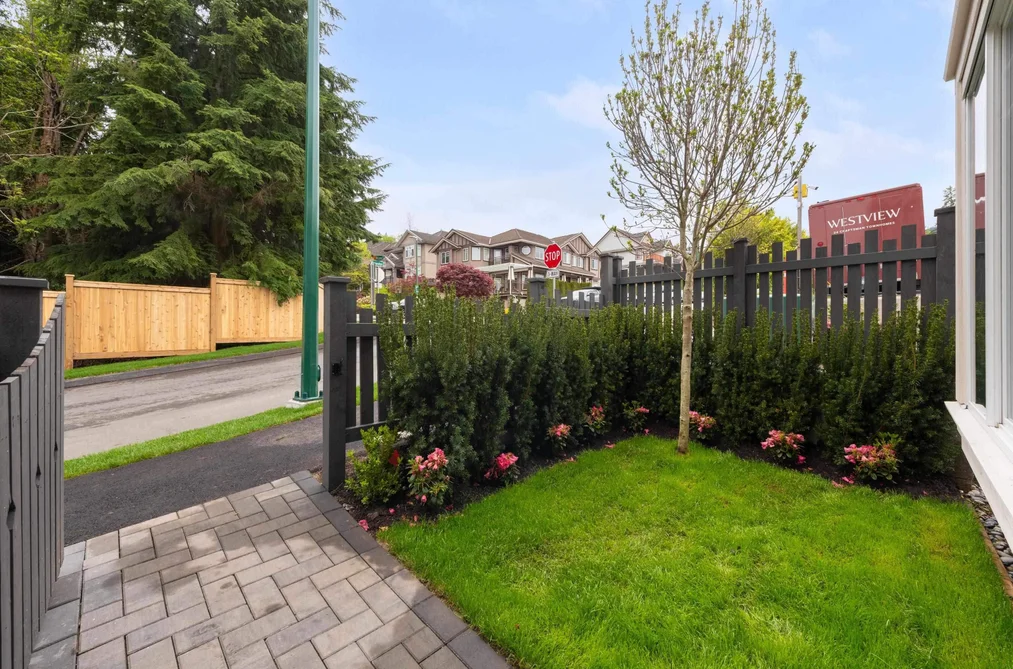 110 1301 BREWSTER DRIVE, Coquitlam BC V3B 0S7, Coquitlam BC — Residential for Sale — Photo 3 of 12
