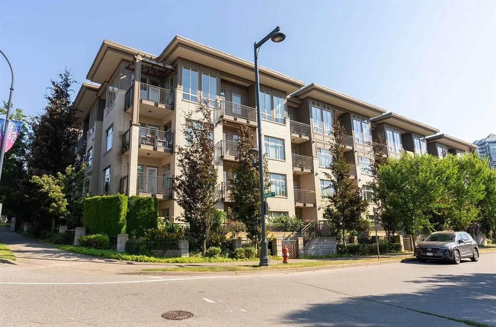 Condo for sale at 110 13468 King George Boulevard Surrey British Columbia - MLS: R3135198