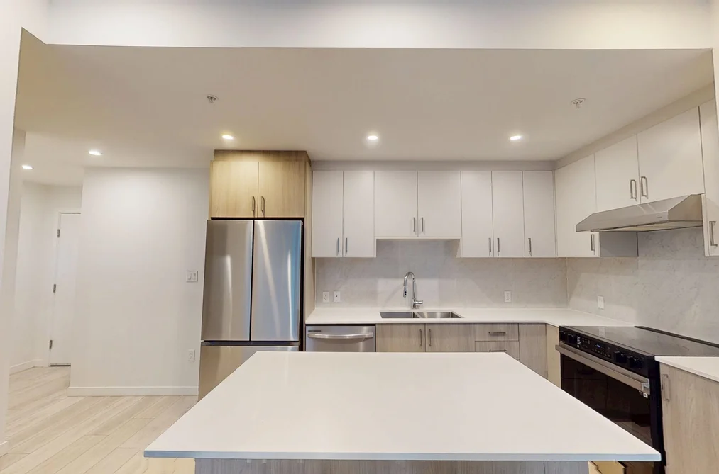 Condo for sale at 110 13838 108 Avenue Surrey British Columbia - MLS: R3145483