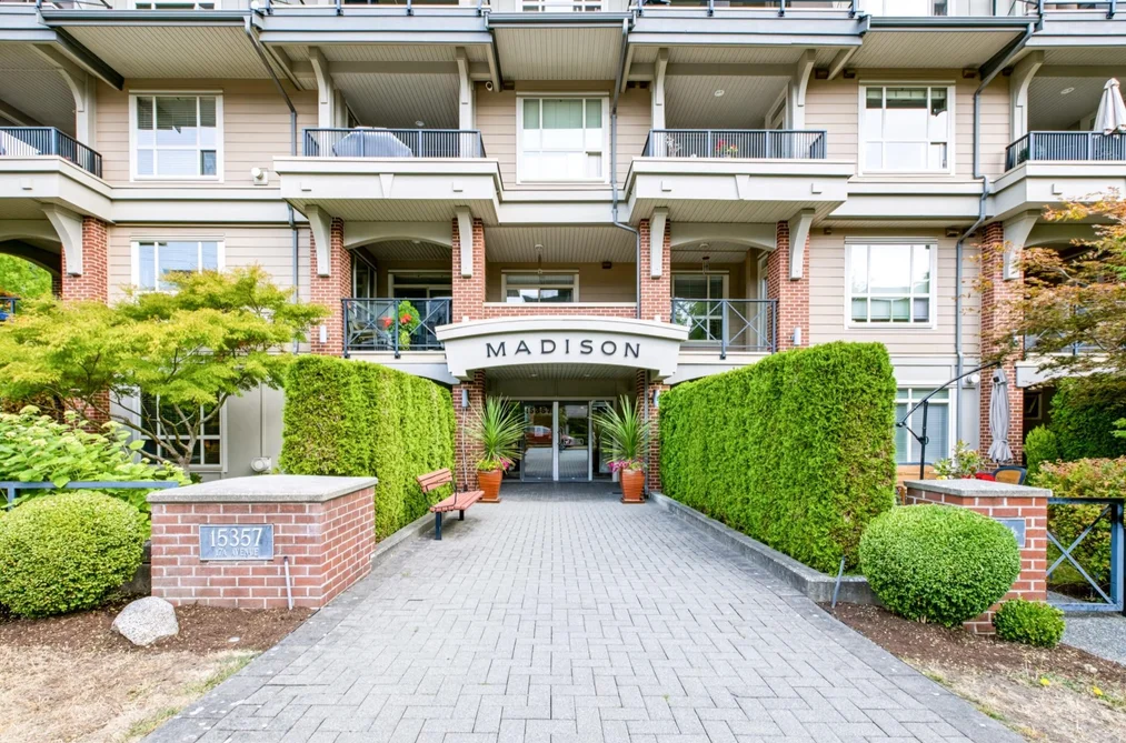 Condo for sale at 110 15357 17a Avenue Surrey British Columbia - MLS: R3157045