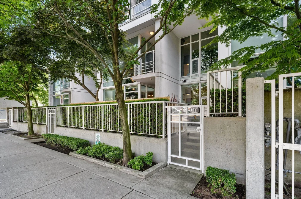 110 161 W GEORGIA STREET, Vancouver BC V6B 0K9, Vancouver BC — Residential for Sale - Photo 2