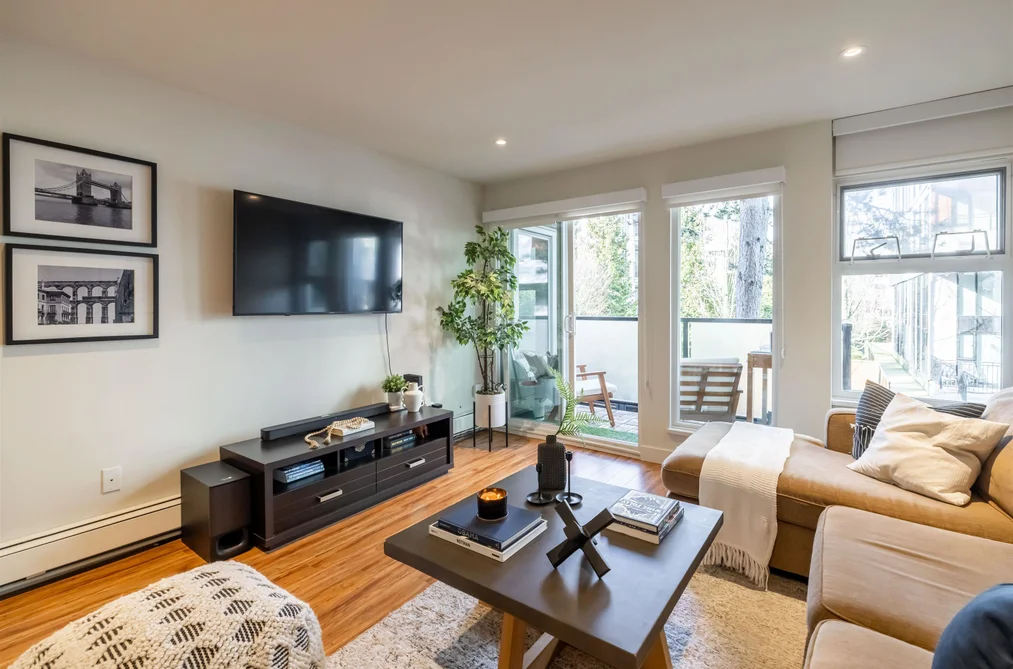 Condo for sale at 110 1850 E Southmere Crescent Surrey British Columbia - MLS: R3109489