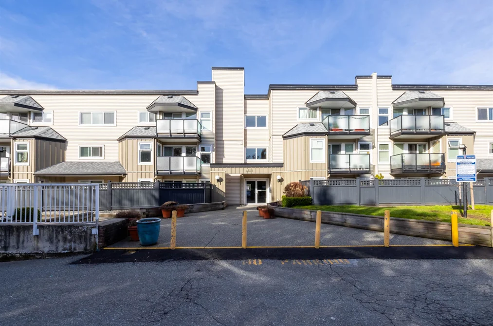 110 1850 E SOUTHMERE CRESCENT, Surrey BC V4A 6Y6, Surrey BC — Residential for Sale - Photo 2