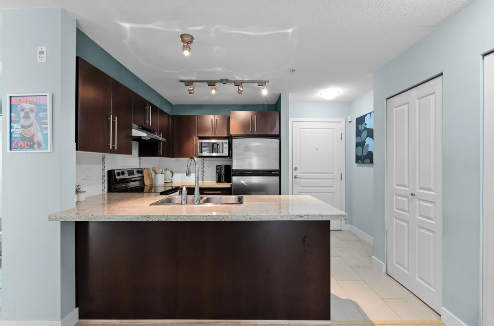 110 2088 BETA AVENUE, Burnaby BC V5C 0C8, Burnaby BC — Residential for Sale — Photo 6 of 25