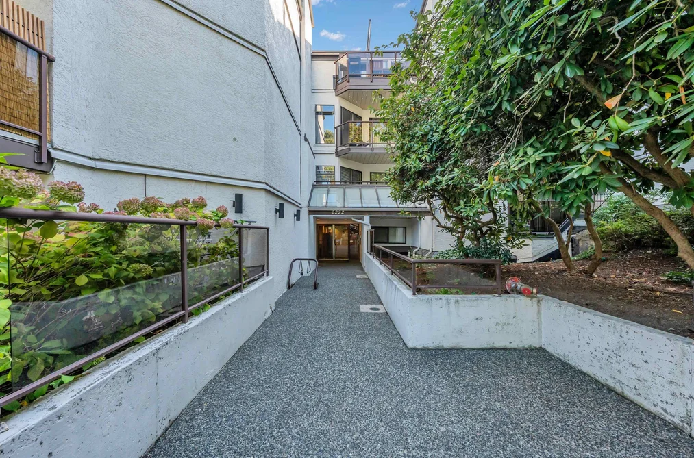 Condo for sale at 110 2222 Prince Edward Street Vancouver British Columbia - MLS: R3171086