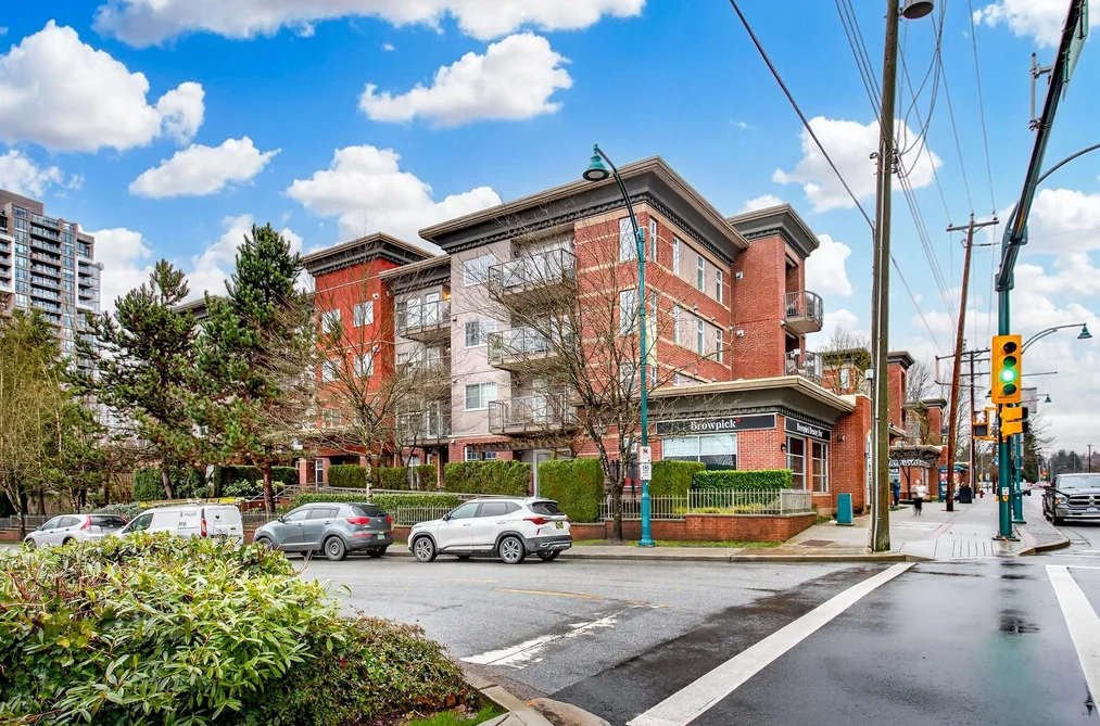 Condo for sale at 110 3240 St Johns Street Port Moody British Columbia - MLS: R3120472