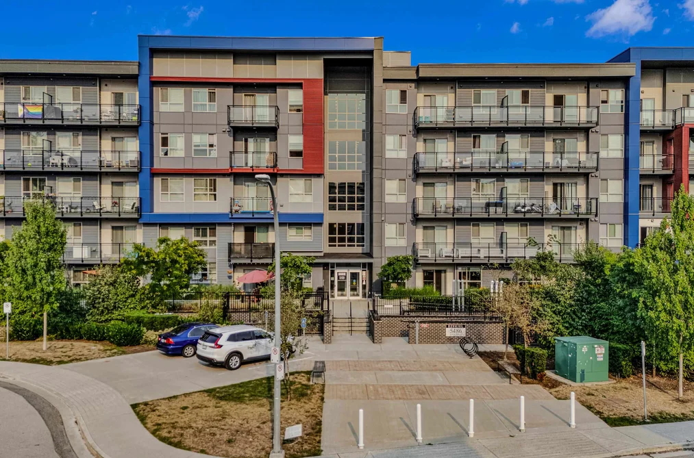 Condo for sale at 110 5486 199a Street Langley British Columbia - MLS: R3156218