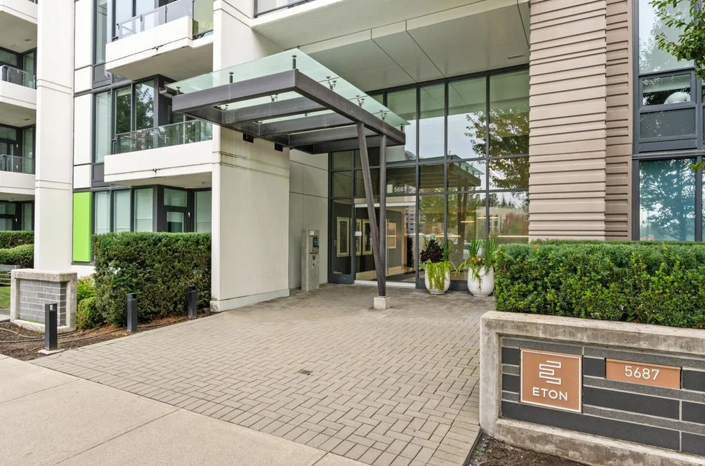 Condo for sale at 110 5687 Gray Avenue Vancouver British Columbia - MLS: R3055149