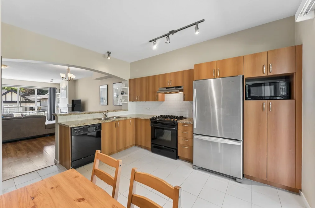 110 9088 HALSTON COURT, Burnaby, BC — Residential for Sale — Photo 9 of 40