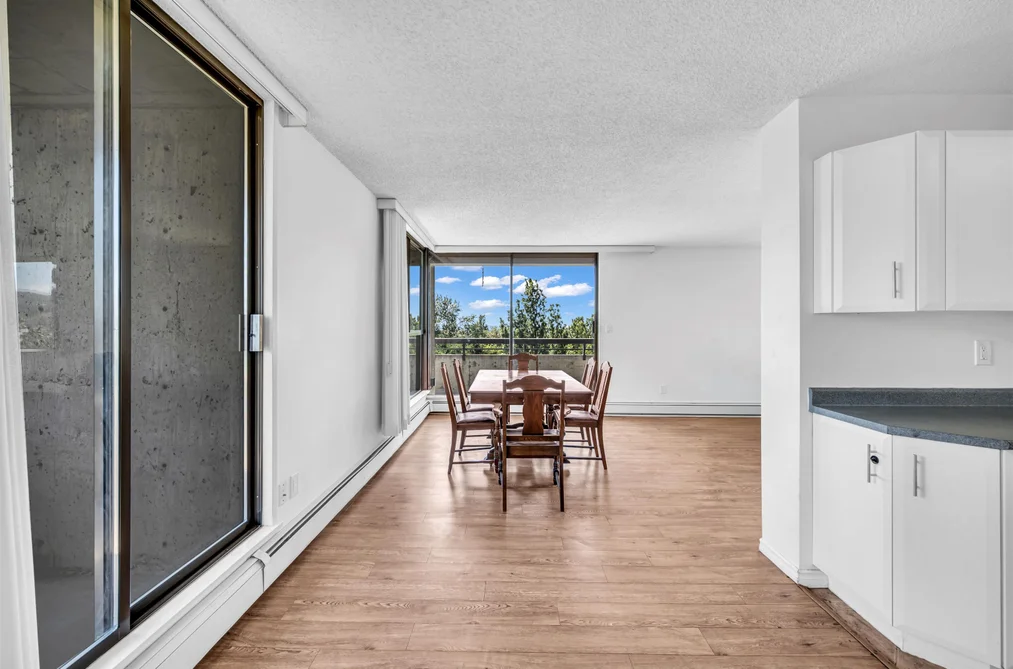 1104 3737 BARTLETT COURT, Burnaby BC V3J 7E3, Burnaby BC — Residential for Sale — Photo 3 of 38