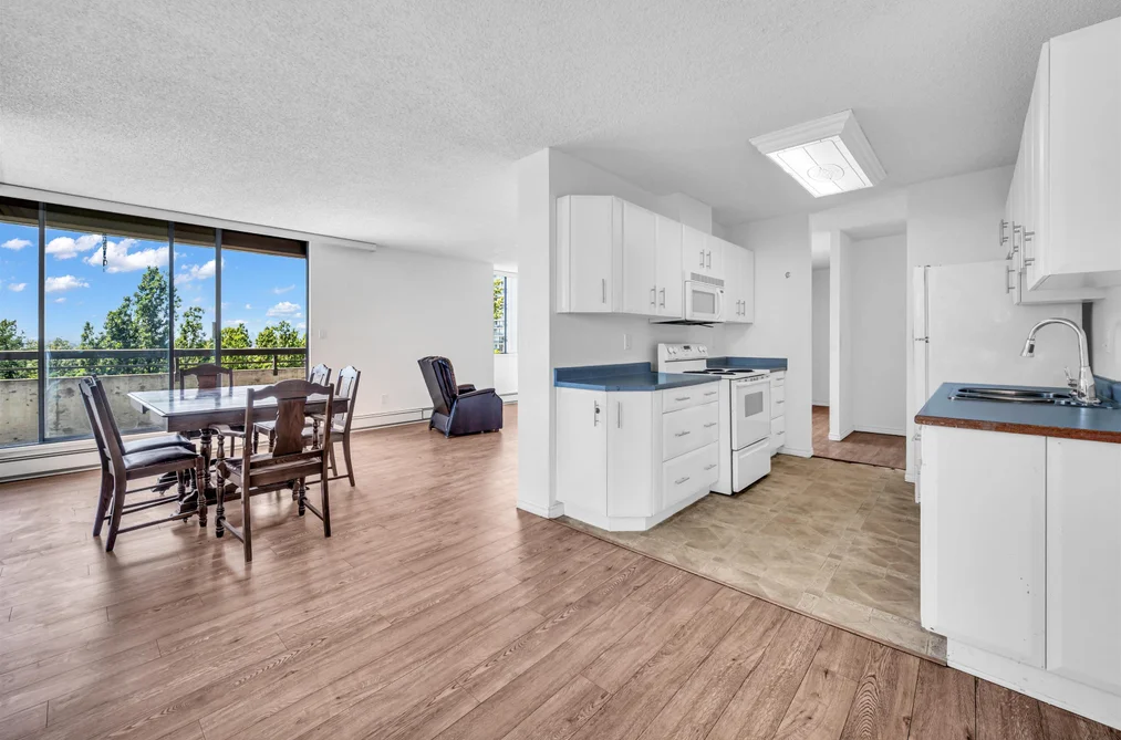 1104 3737 BARTLETT COURT, Burnaby BC V3J 7E3, Burnaby BC — Residential for Sale — Photo 4 of 38