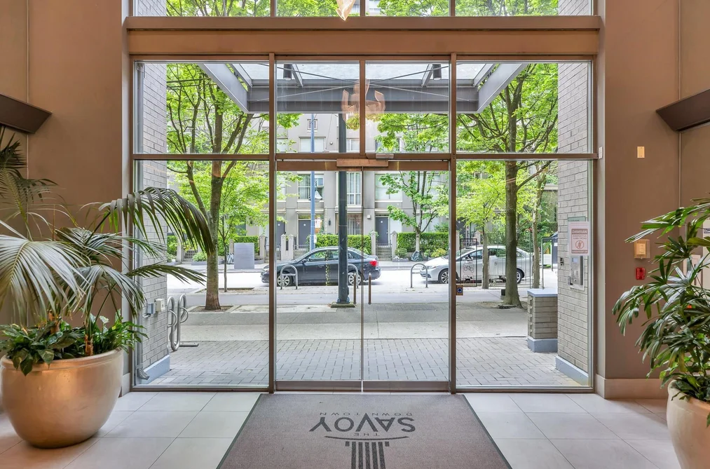 1104 928 RICHARDS STREET, Vancouver BC V6B 6P6, Vancouver BC — Residential for Sale — Photo 4 of 13