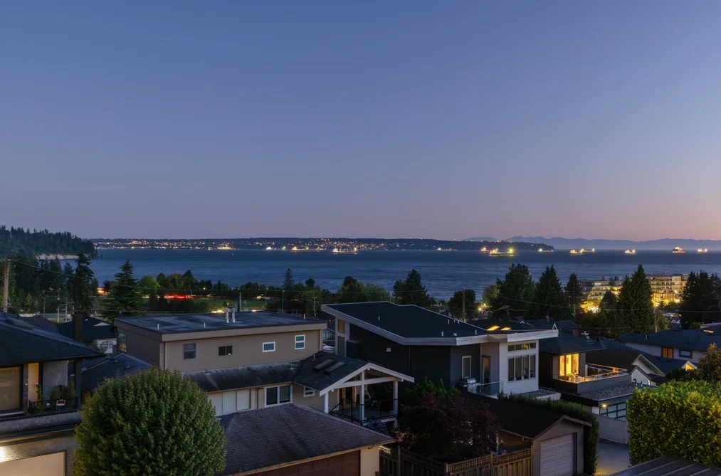 1104 ESQUIMALT AVENUE, West Vancouver BC V7T 1K1, West Vancouver BC — Residential for Sale — Photo 2 of 40