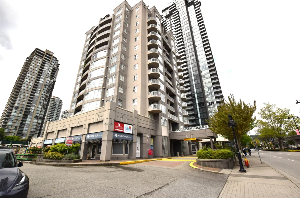Condo for sale at 1105 1180 Pinetree Way Coquitlam British Columbia - MLS: R3095737