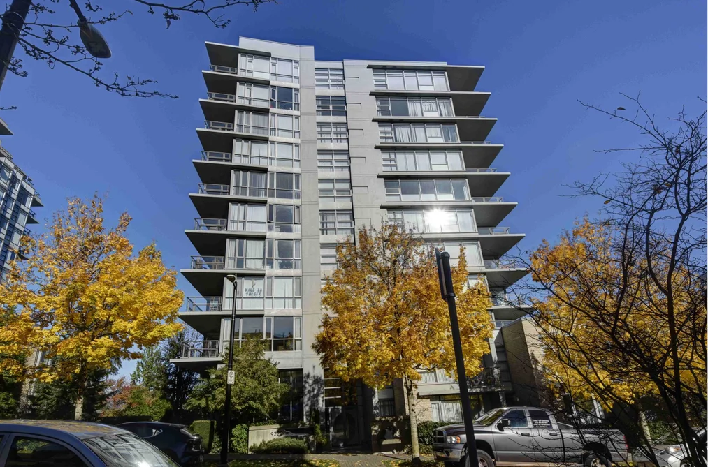 Condo for sale at 1106 9222 University Crescent Burnaby British Columbia - MLS: R3130624