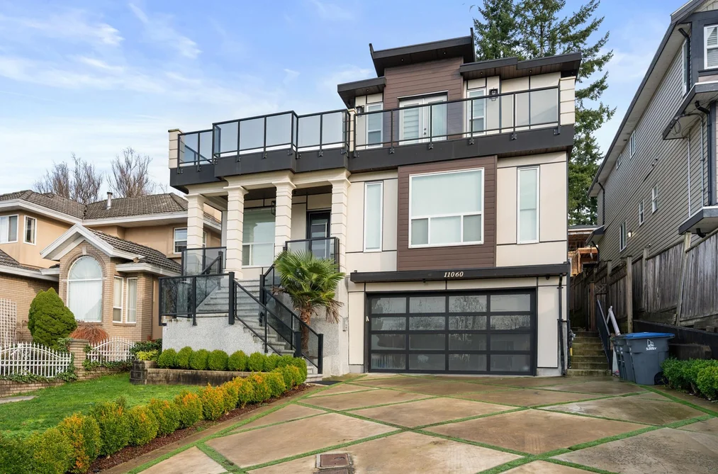 House for sale at 11060 129 Street Surrey British Columbia - MLS: R3086397