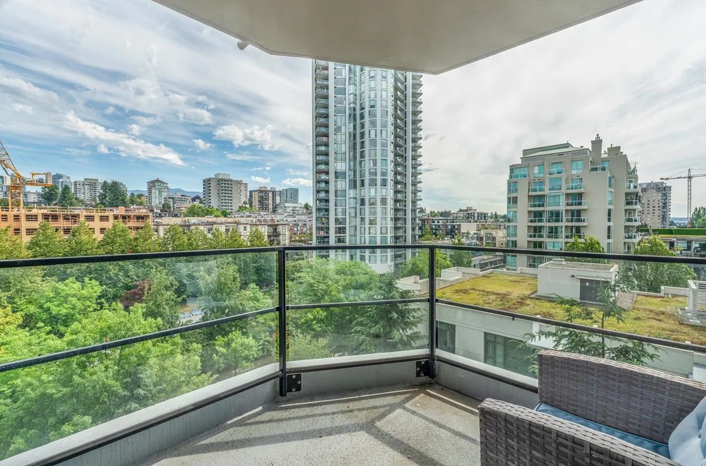 1107 151 W 2ND STREET, North Vancouver BC V7M 3P1, North Vancouver BC — Residential for Sale — Photo 2 of 23