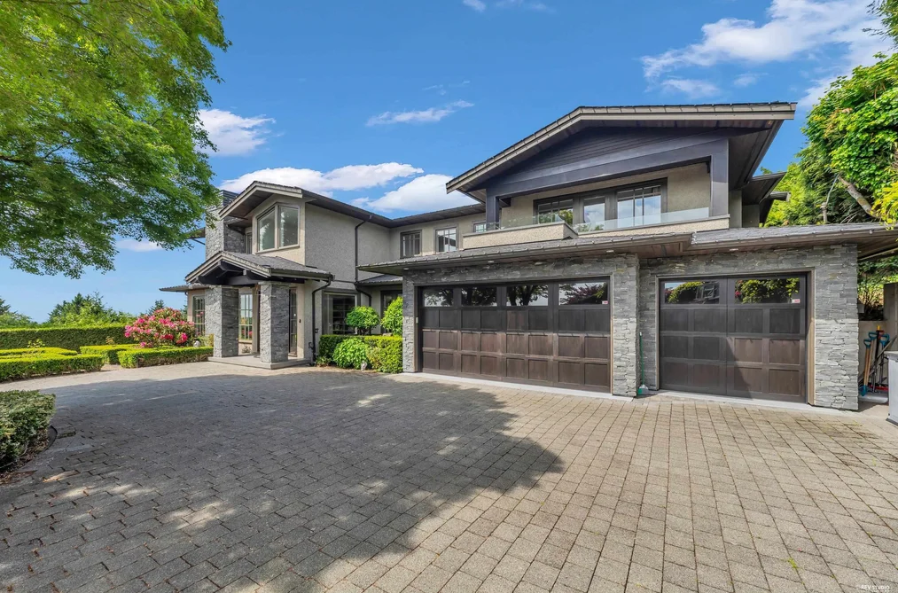 House for sale at 1108 Highland Place West Vancouver British Columbia - MLS: R3131120