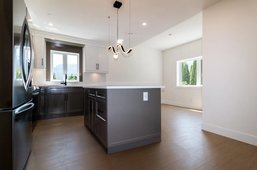 1108 MAGEE STREET, Squamish BC V8B 0E8, Squamish BC — Residential for Sale - Photo 4