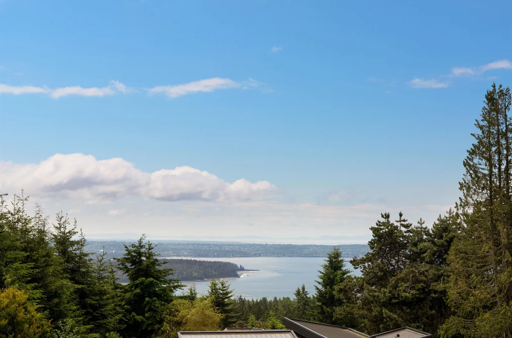 House for sale at 1109 Highland Drive West Vancouver British Columbia - MLS: R3119392