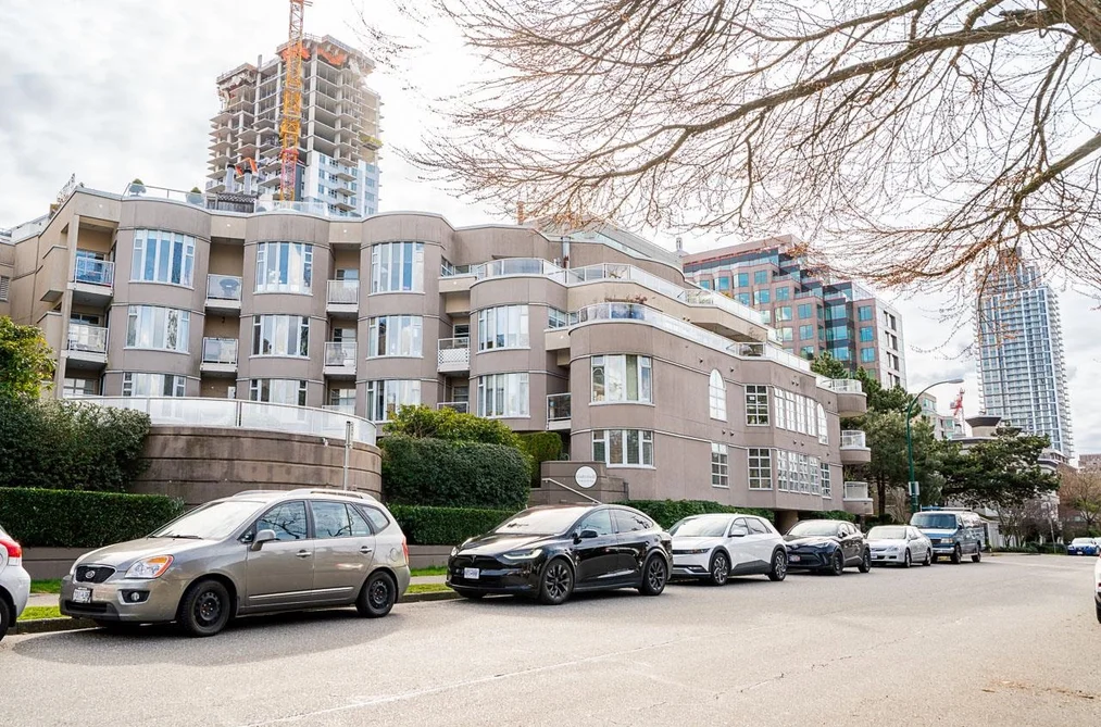 Condo for sale at 111 1236 W 8th Avenue Vancouver British Columbia - MLS: R3126764