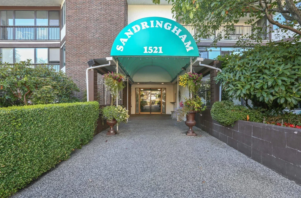Condo for sale at 111 1521 Blackwood Street White Rock British Columbia - MLS: R3149975