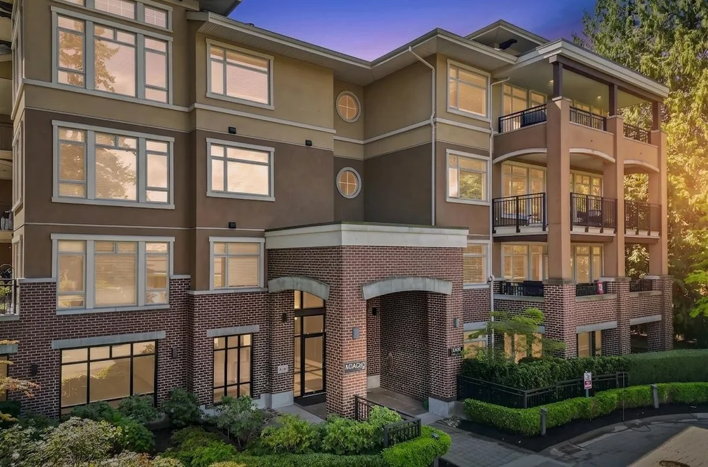 Condo for sale at 111 15360 20 Avenue Surrey British Columbia - MLS: R3116833