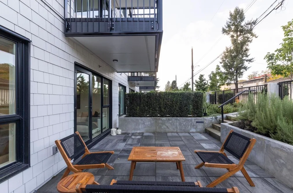 2235 E Broadway Unit 111, Vancouver, BC - MLS: R3176885