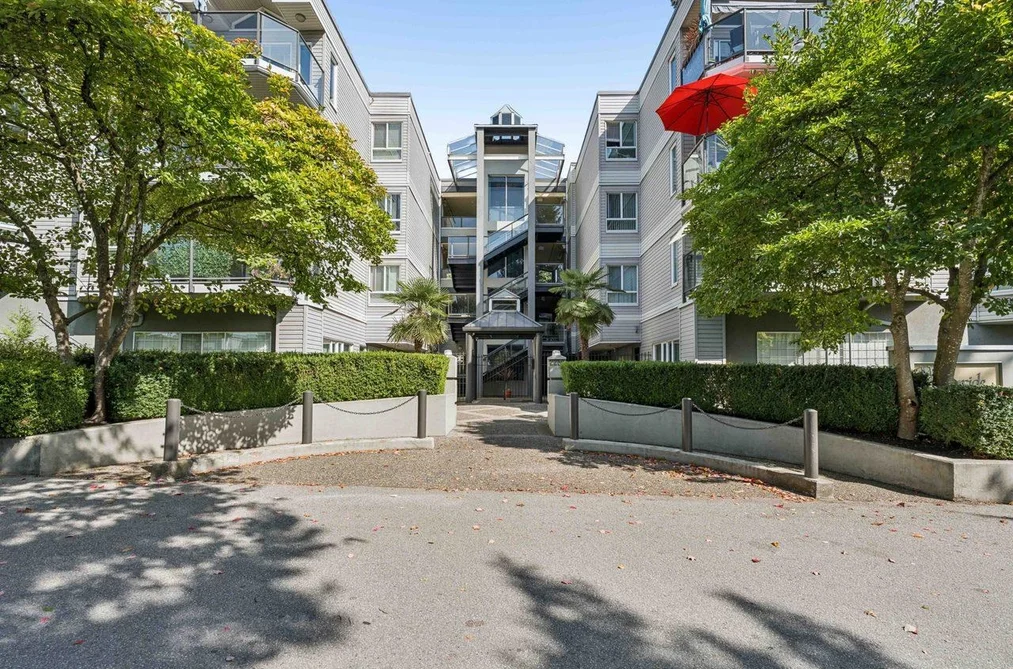 Condo for sale at 111 2250 SE Marine Drive Vancouver British Columbia - MLS: R3164954