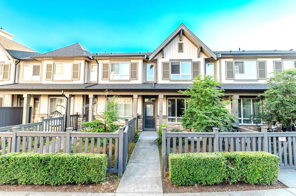 Townhouse for sale at 111 30930 Westridge Place Abbotsford British Columbia - MLS: R3147277