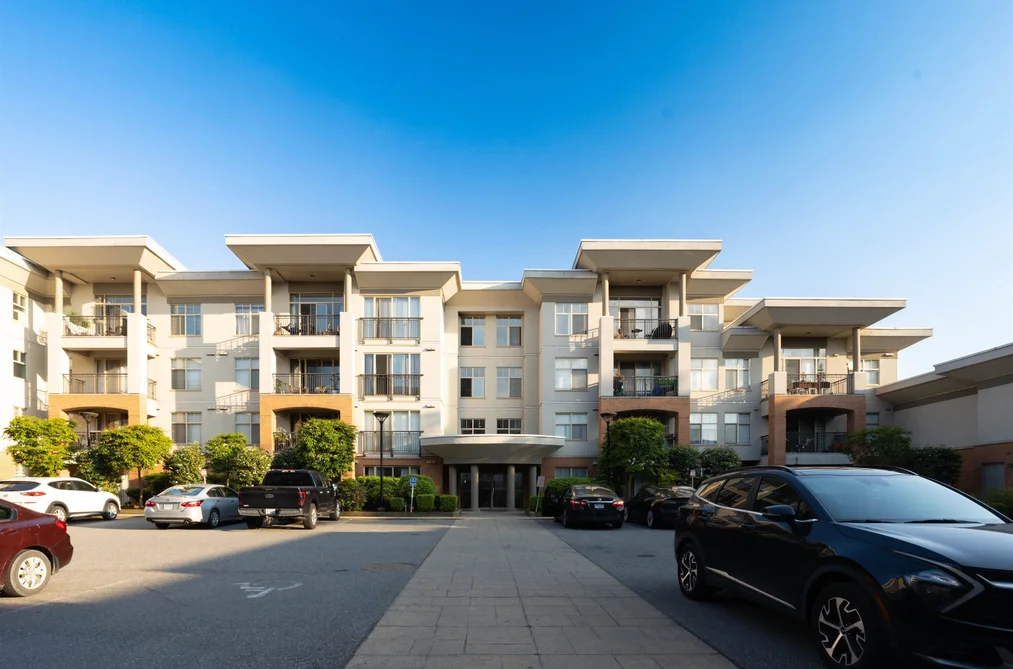 Condo for sale at 111 33545 Rainbow Avenue Abbotsford British Columbia - MLS: R3153368