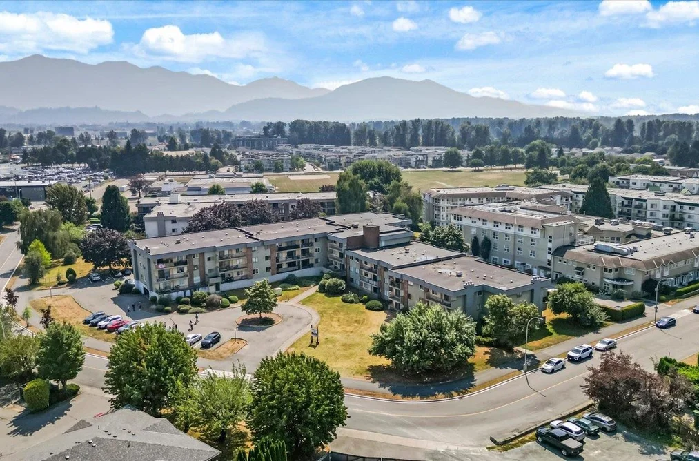 Condo for sale at 111 45598 Mcintosh Drive Chilliwack British Columbia - MLS: R3152583