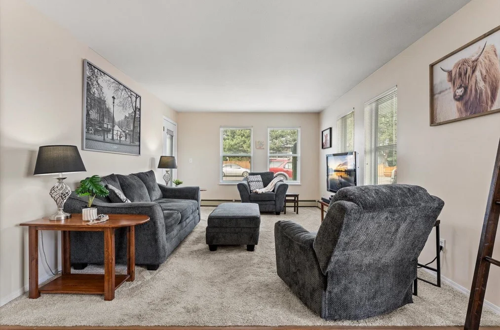 Condo for sale at 111 45702 Watson Road Chilliwack British Columbia - MLS: R3110480