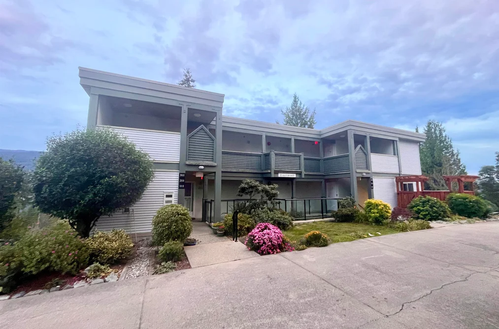 5780 Trail Ave Unit 111, Sechelt, BC - MLS: R3177808