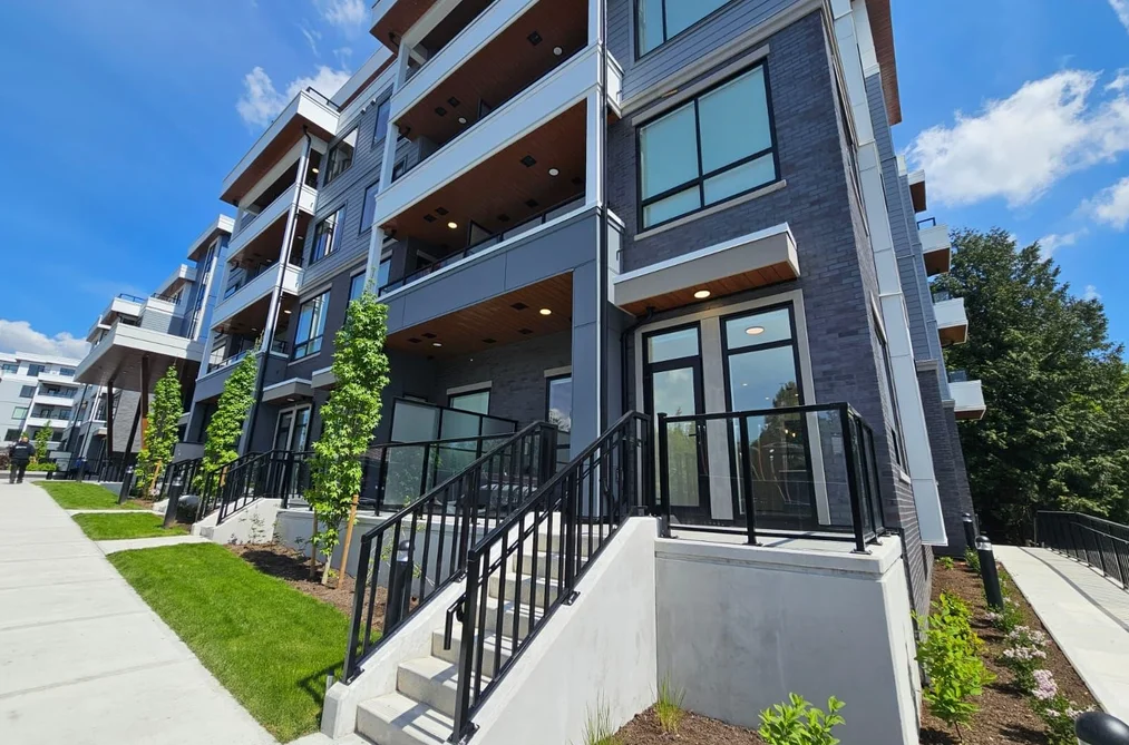 Condo for sale at 111 6220 Gooseberry Drive Surrey British Columbia - MLS: R3125213