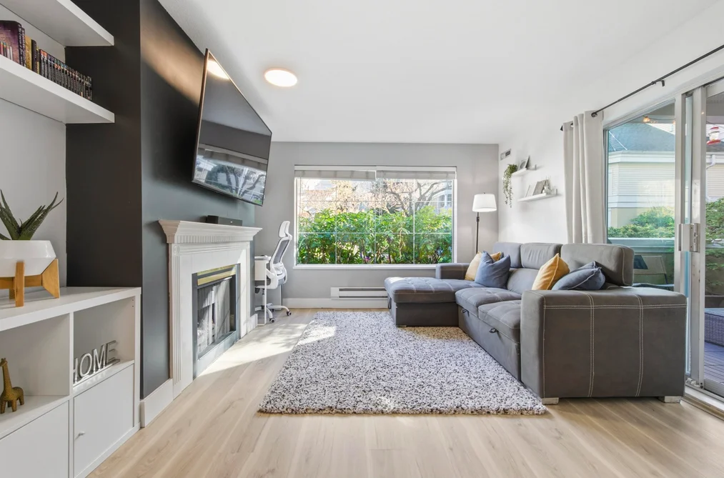 Condo for sale at 111 6820 Rumble Street Burnaby British Columbia - MLS: R3113993