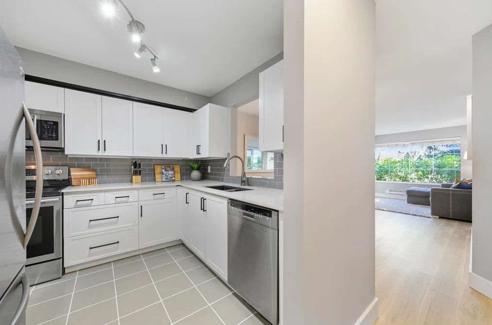 111 6820 RUMBLE STREET, Burnaby BC V5E 4H9, Burnaby BC — Residential for Sale - Photo 4