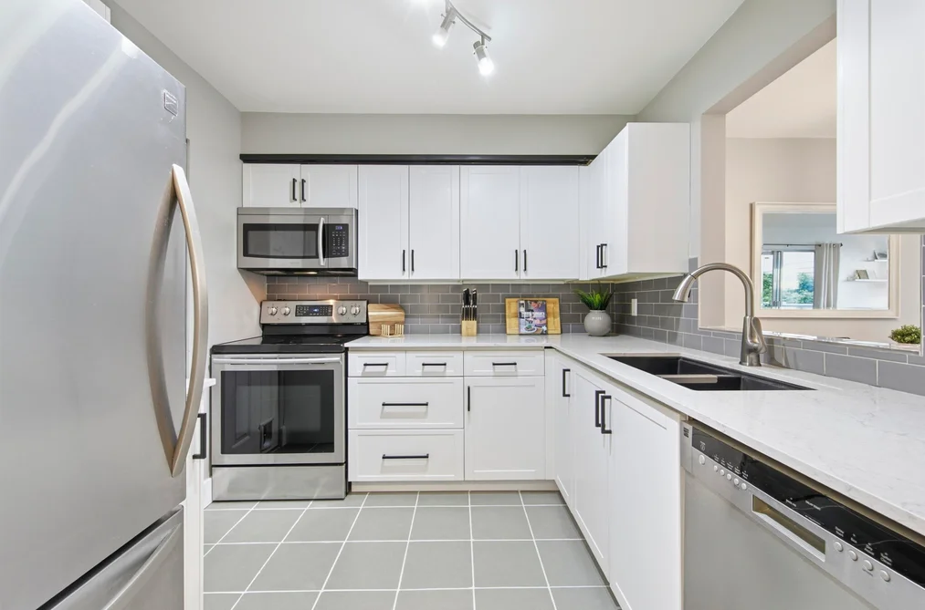 111 6820 RUMBLE STREET, Burnaby BC V5E 4H9, Burnaby BC — Residential for Sale - Photo 5