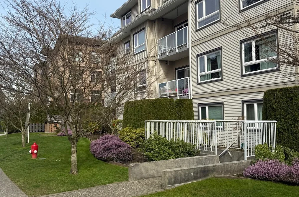 Condo for sale at 111 8142 120a Street Surrey British Columbia - MLS: R3115701