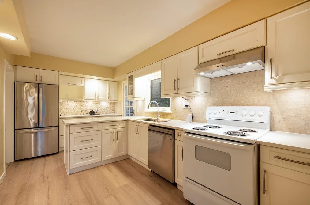 111 BONNYMUIR DRIVE, West Vancouver BC V7S 1L4, West Vancouver BC — Residential for Sale - Photo 4