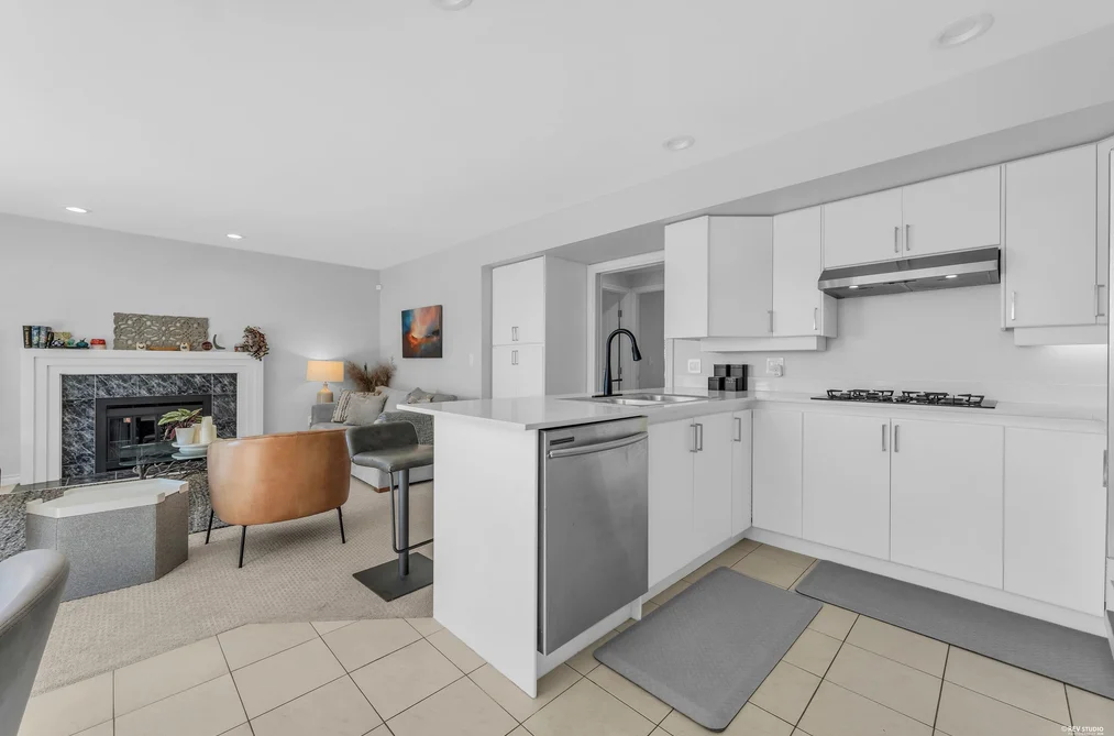 111 SANDRINGHAM CRESCENT, North Vancouver BC V7N 4E9, North Vancouver BC — Residential for Sale — Photo 12 of 40