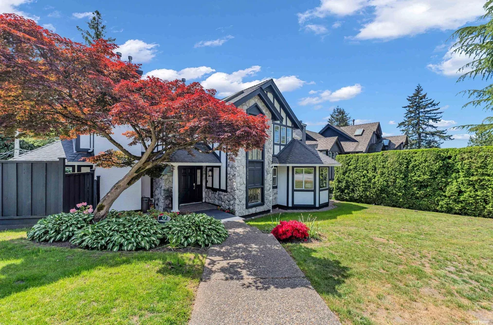 111 SANDRINGHAM CRESCENT, North Vancouver BC V7N 4E9, North Vancouver BC — Residential for Sale - Photo 2