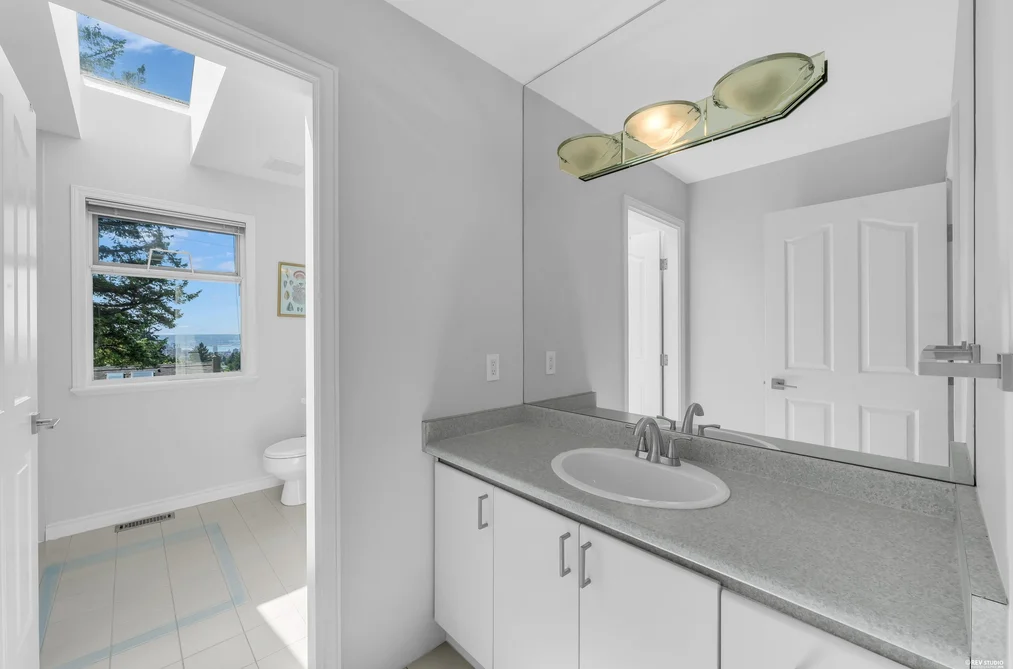 111 SANDRINGHAM CRESCENT, North Vancouver BC V7N 4E9, North Vancouver BC — Residential for Sale — Photo 27 of 40