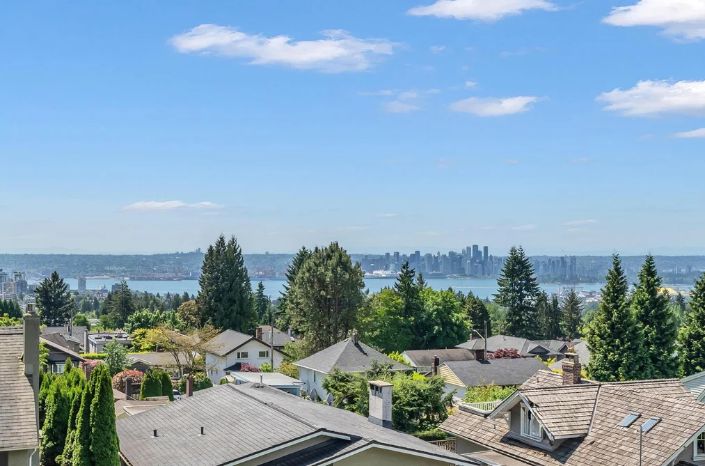 111 SANDRINGHAM CRESCENT, North Vancouver BC V7N 4E9, North Vancouver BC — Residential for Sale — Photo 3 of 40