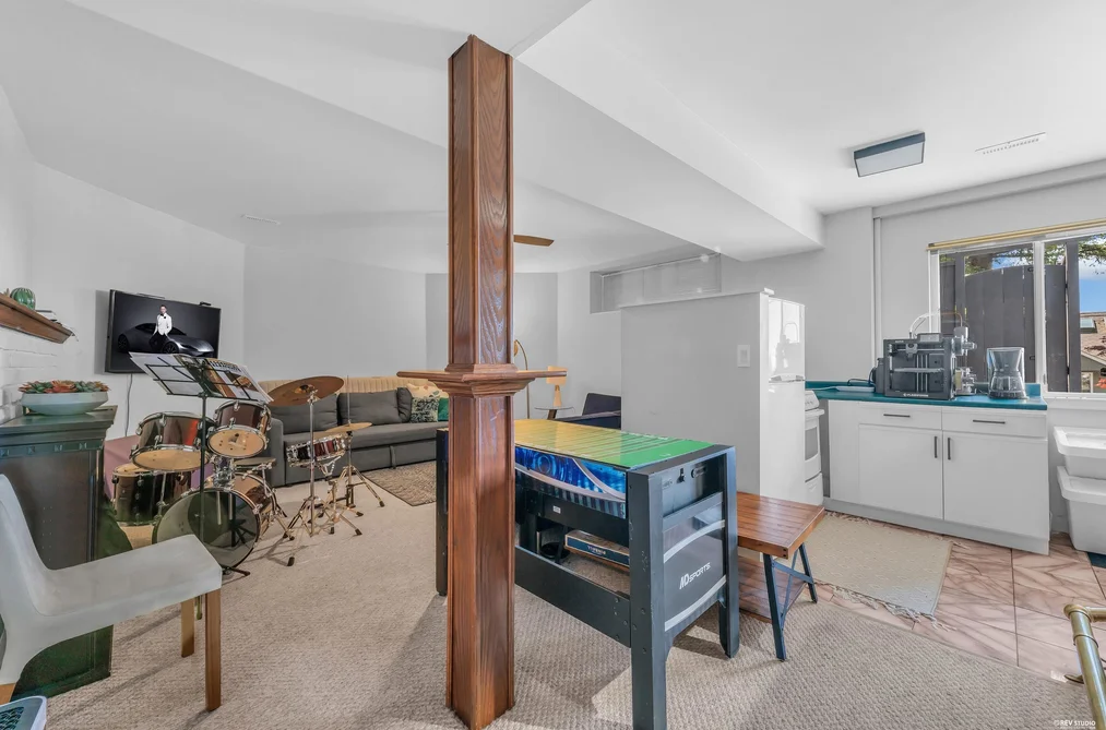 111 SANDRINGHAM CRESCENT, North Vancouver BC V7N 4E9, North Vancouver BC — Residential for Sale — Photo 30 of 40