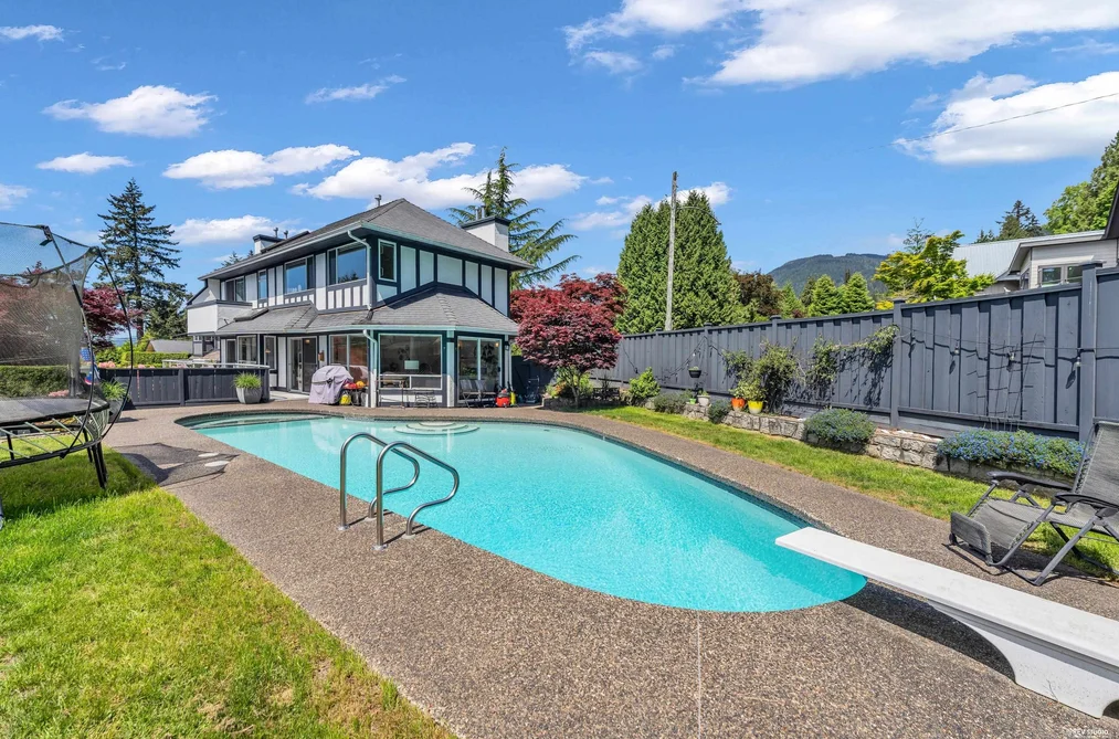 111 SANDRINGHAM CRESCENT, North Vancouver BC V7N 4E9, North Vancouver BC — Residential for Sale — Photo 4 of 40
