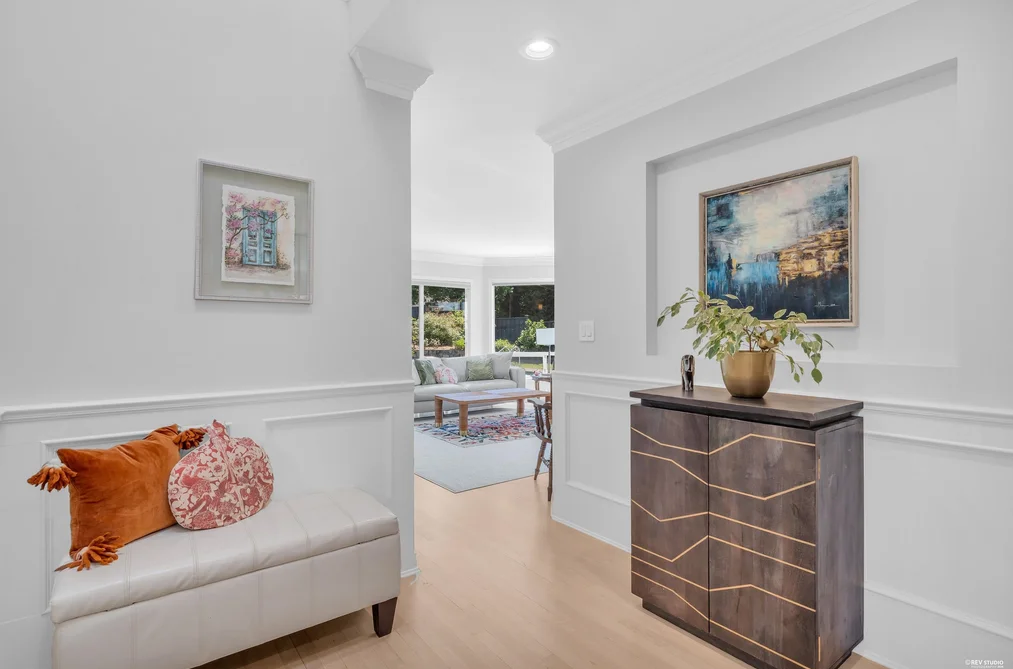 111 SANDRINGHAM CRESCENT, North Vancouver BC V7N 4E9, North Vancouver BC — Residential for Sale — Photo 6 of 40