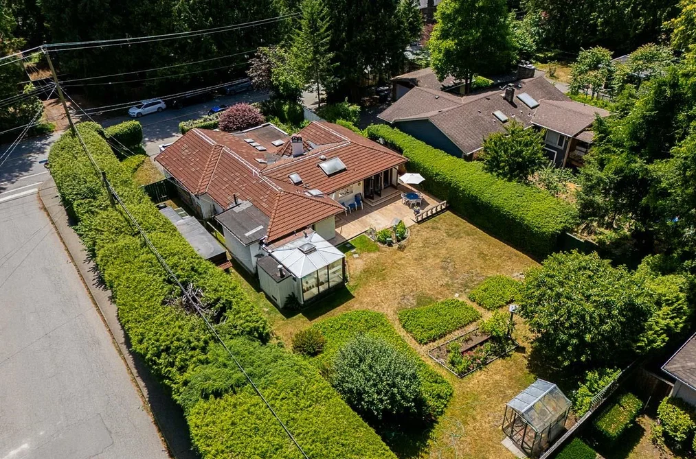 1110 HANDSWORTH ROAD, North Vancouver BC V7R 2A8, North Vancouver BC — Residential for Sale — Photo 2 of 40