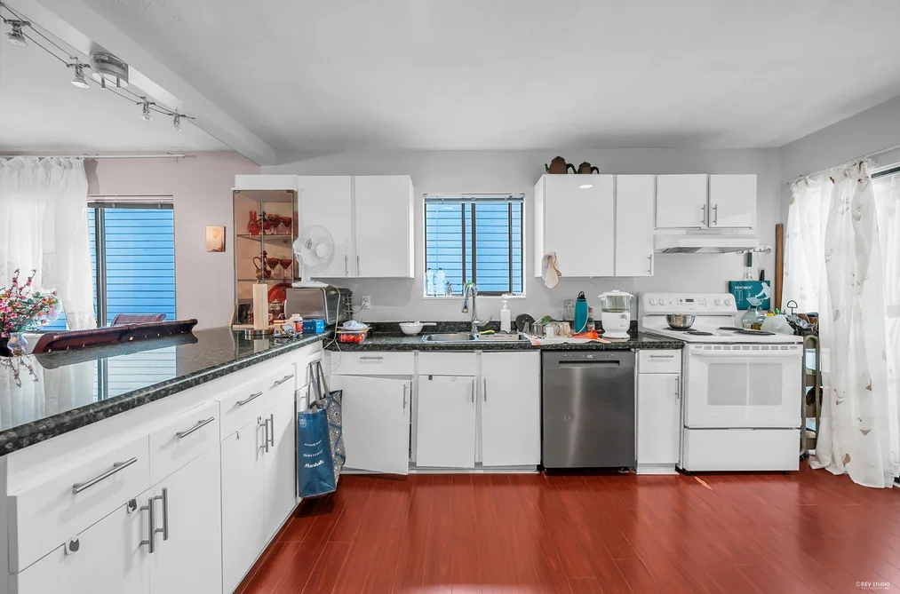1112 HANSARD CRESCENT, Coquitlam BC V3C 4W7, Coquitlam BC — Residential for Sale - Photo 5